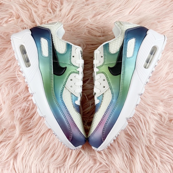 New Nike Air Max 90 Sneakers - Picture 4 of 8